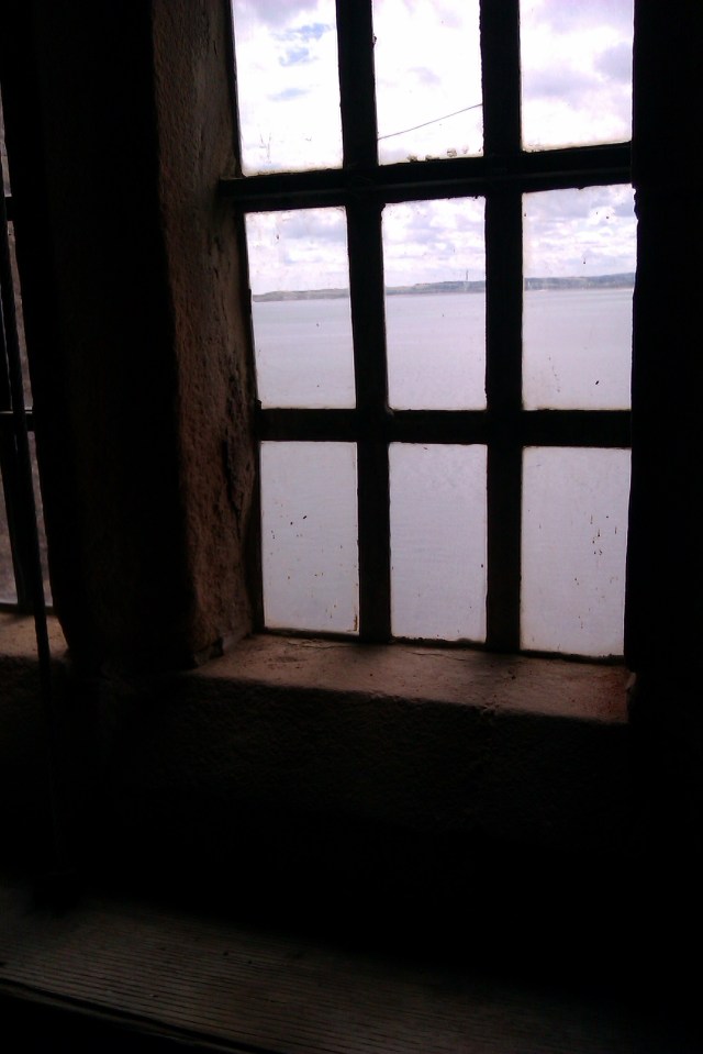 Imagine peeling potatoes with a view like that! You'd probably hurt yourself...