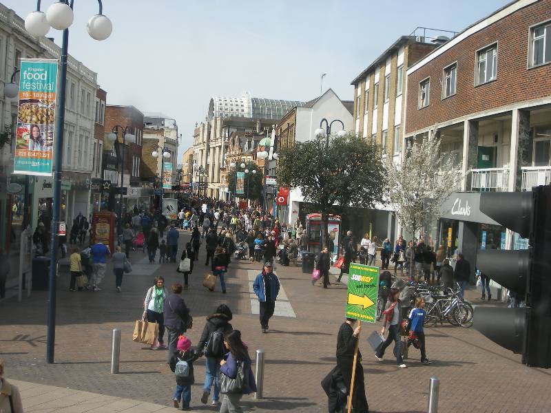 Buses0006 Pedestrianised and busy Kingston Shopping Centre Route 71